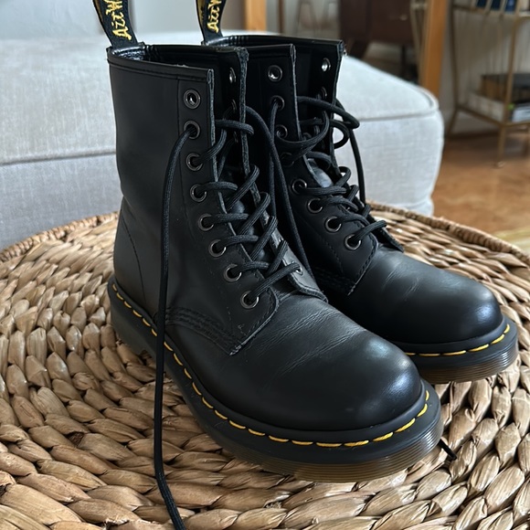 Dr. Marten 1460 Black Leather Boot - US Women’s 5 - Picture 2 of 5